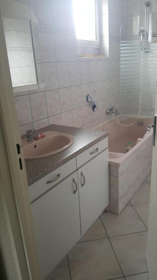 Le Repaire Du Deux Roues Apartment Saint-Sauveur  ภายนอก รูปภาพ