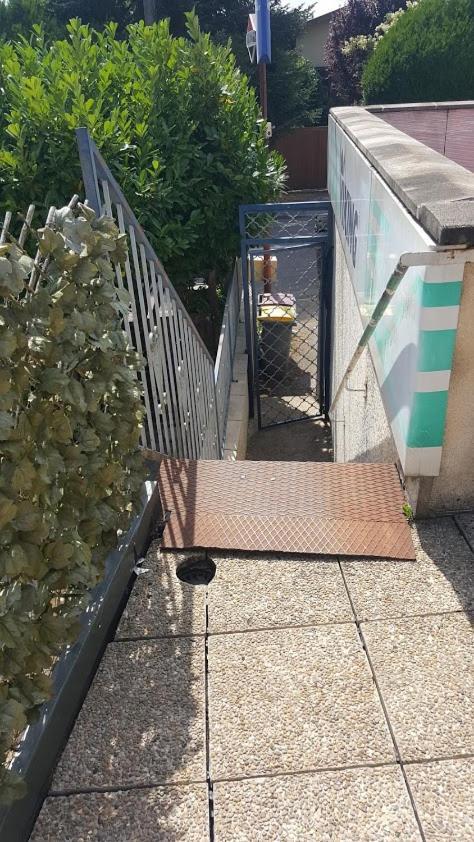 Le Repaire Du Deux Roues Apartment Saint-Sauveur  ภายนอก รูปภาพ